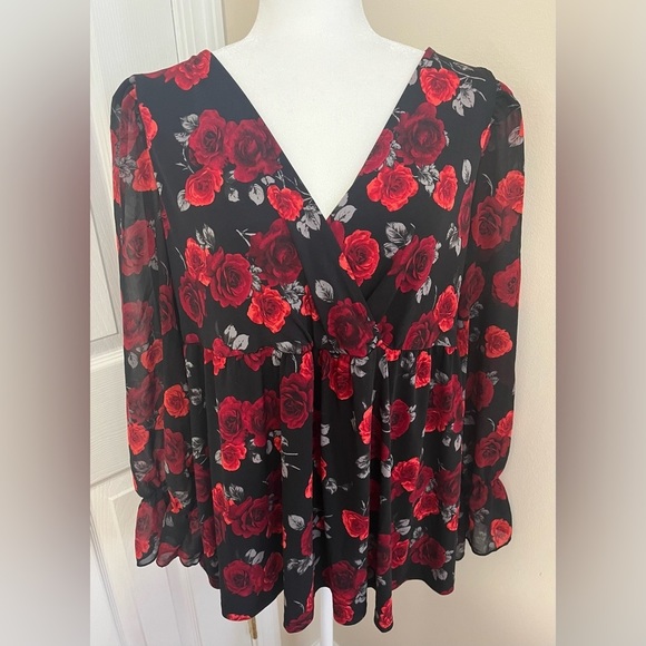 Torrid Sz 2 Babydoll Rose Print Studio Knit Chiffon Sleeve Surplice Top - Picture 2 of 8